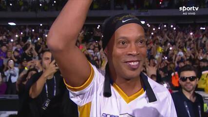 Veja os melhores lances do Galáticos Game, entre Amigos do Ronaldinho e Estrelas do Paraná