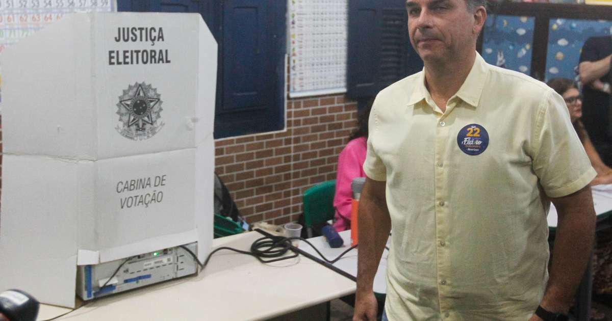 Flávio Bolsonaro diz que pedirá cassação da chapa de Lula