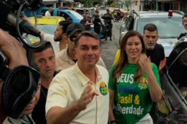 Pesquisas acertaram votação de Lula, mas subestimaram Flávio Bolsonaro