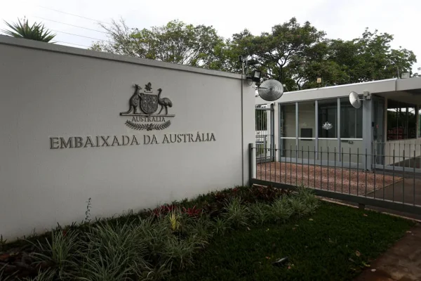 EUA e Austrália fecham embaixadas e consulados por “segurança” - destaque galeria