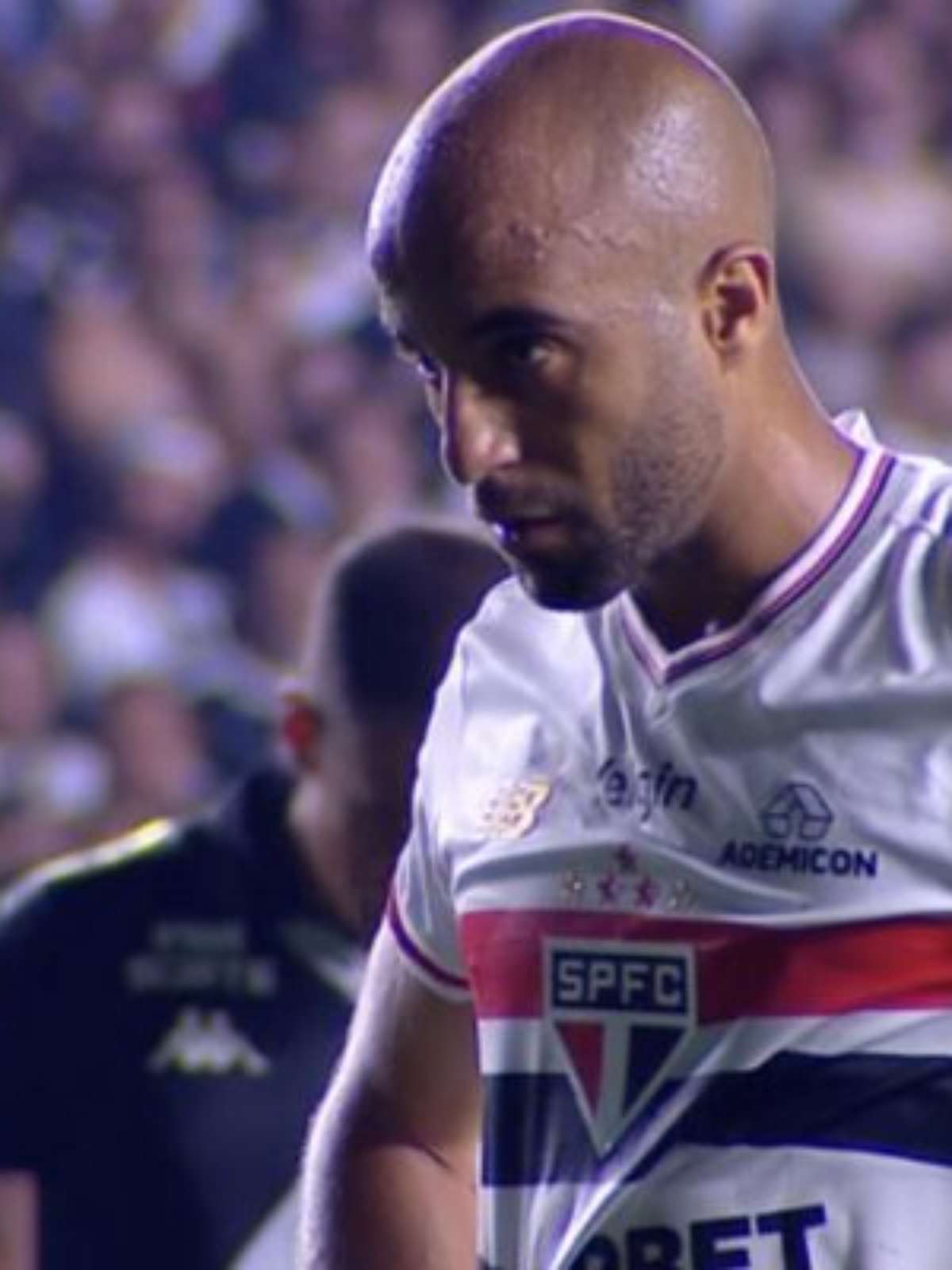 Lucas Moura retorna ao São Paulo com futuro indefinido no clube