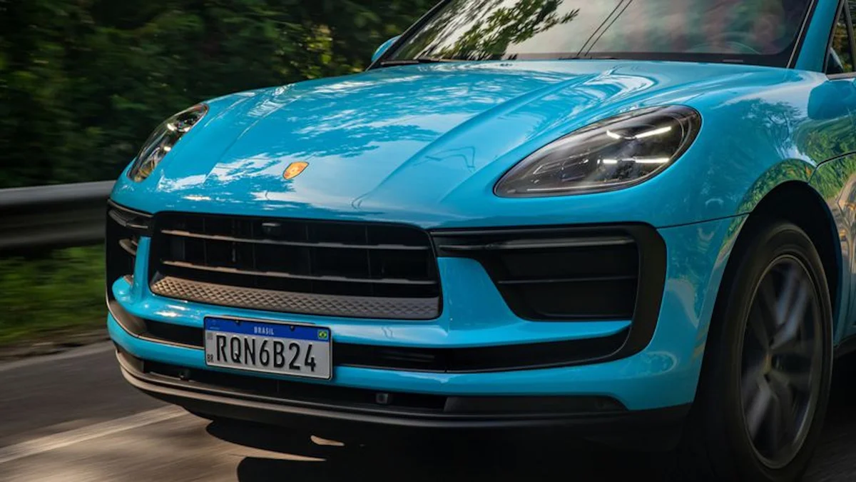 Imagem da matéria: Porsche revê planos e decide trazer ícone a combustão de volta à linha